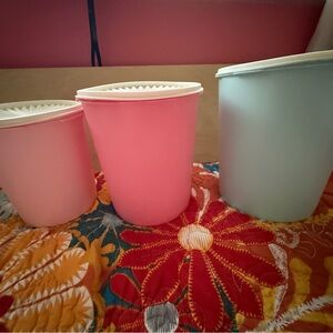 Brand New Tupperware 32 Piece Pastel Heritage Collection